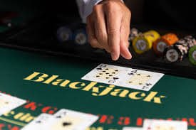 Pengguna menelusuri slot memancing mobile